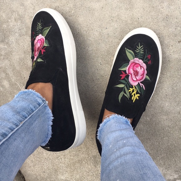 Steve Madden Shoes - STEVE MADDEN SLIP ON